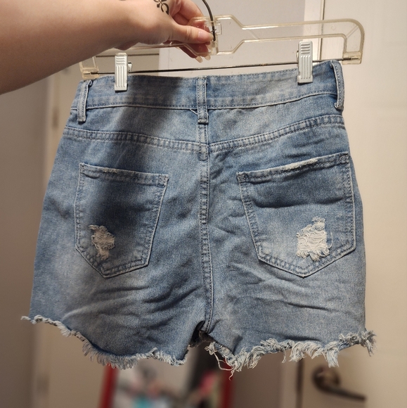 Distressed Wide Leg Blue Jean Shorts, No Brand, Size ( S ). - Picture 2 of 3